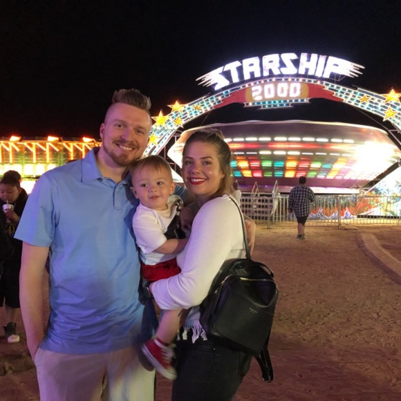 Meet your Posher, Lauren - Picture 8 of 8